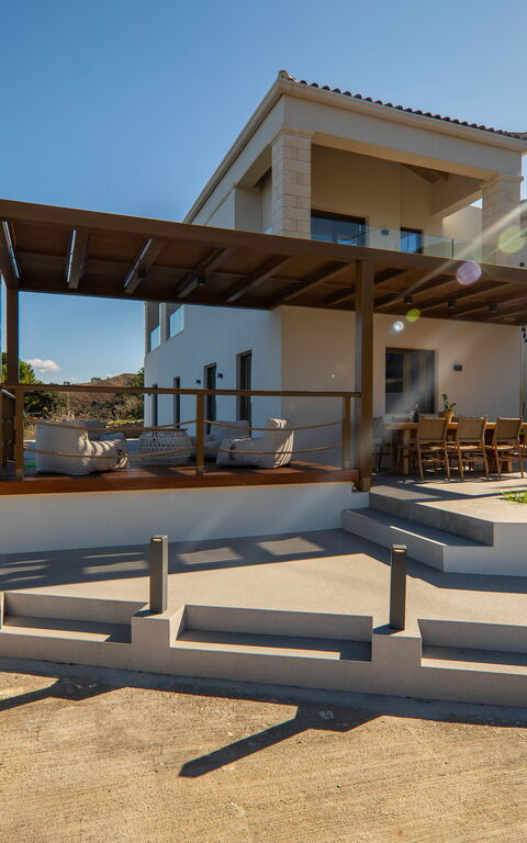 Lofos Horizon Villa: Building Exterior, Outdoor