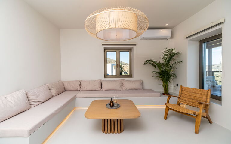 Lofos Horizon Villa: Living Room
