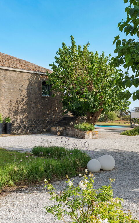 Muna Retreat: Building Exterior, Outdoor