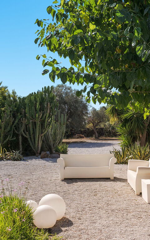 Muna Retreat: Building Exterior, Outdoor