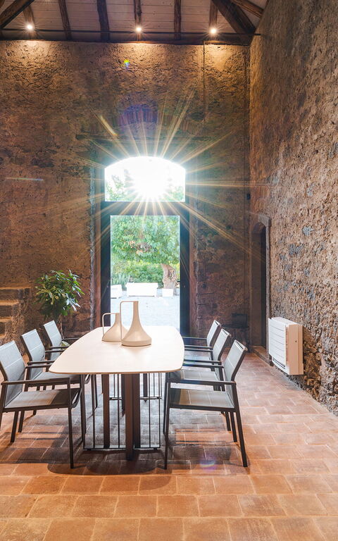 Muna Retreat: Dining Room