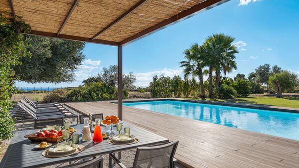 Muna Retreat: Building Exterior, Outdoor, Pool