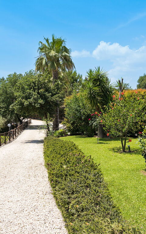 Villa Saracina: Building Exterior, Garden, Outdoor