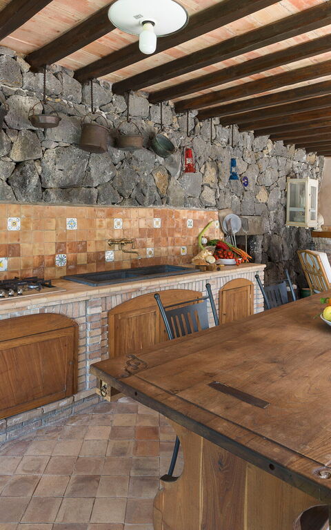 Villa Saracina: Dining Room, Kitchen