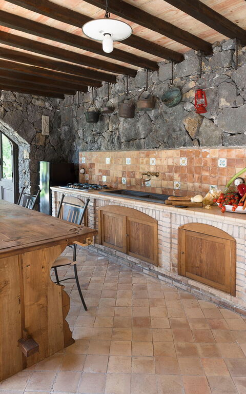 Villa Saracina: Dining Room, Kitchen