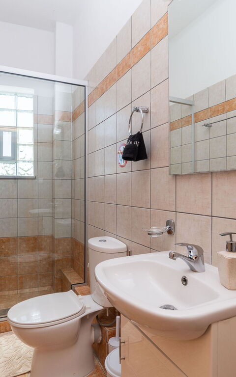 Magnolia: Bathroom