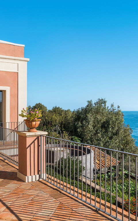 Villa Continella: Balcony / Terrace / Patio, Building Exterior, Outdoor