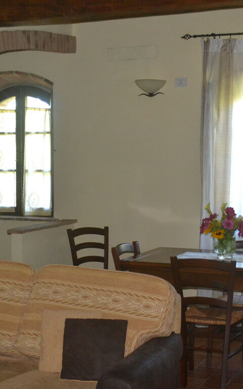 Podere Peteglia: Dining Room, Kitchen, Living Room