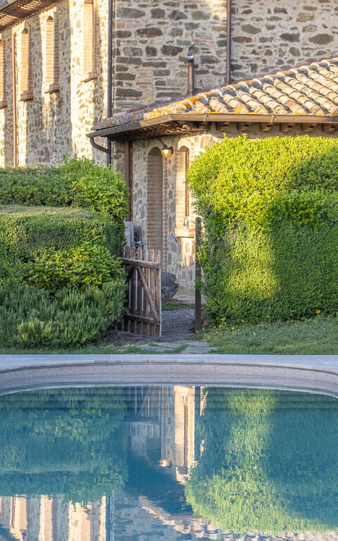 Podere Peteglia: Building Exterior, Outdoor, Pool