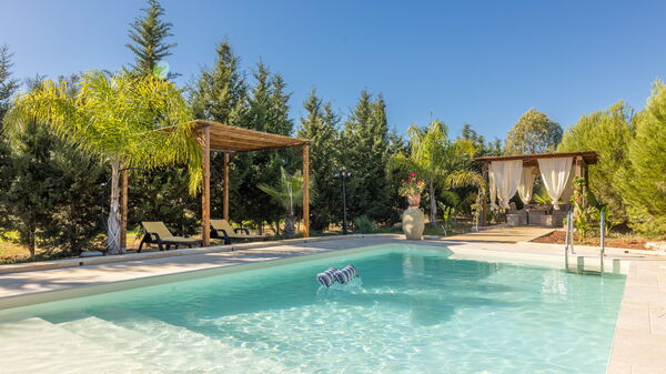 Villa Renedda: Building Exterior, Outdoor, Pool