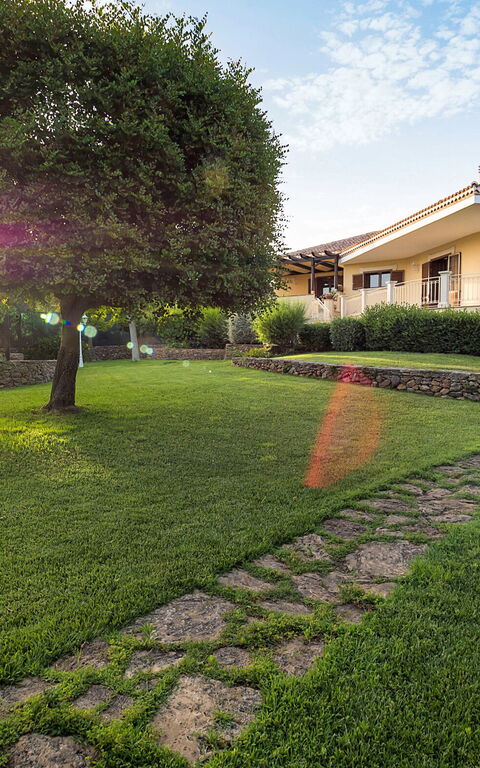 Villa Profumo D'Oriente: Building Exterior, Garden, Outdoor