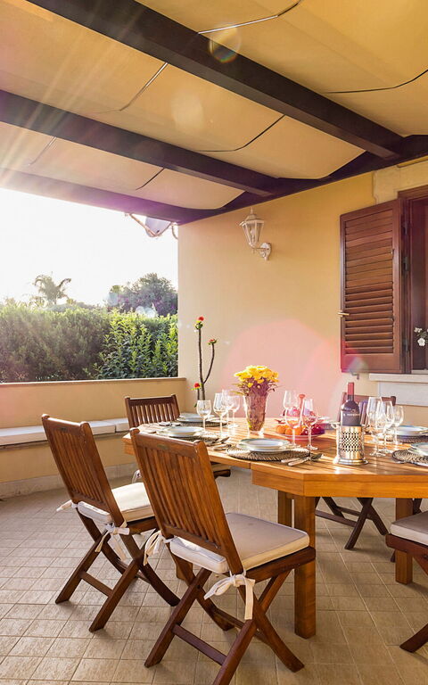 Villa Profumo D'Oriente: Balcony / Terrace / Patio, Building Exterior, Outdoor