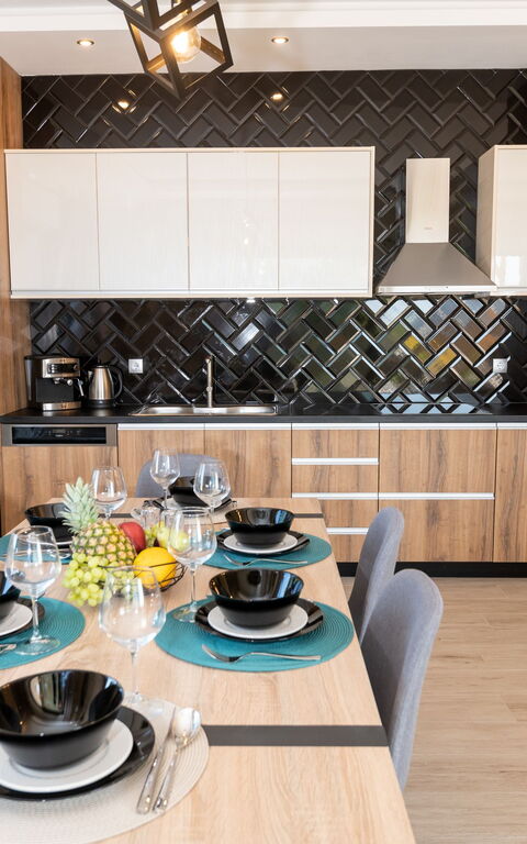 Villa Olympia: Dining Room, Kitchen