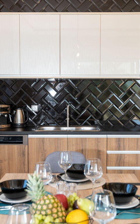 Villa Olympia: Dining Room, Kitchen