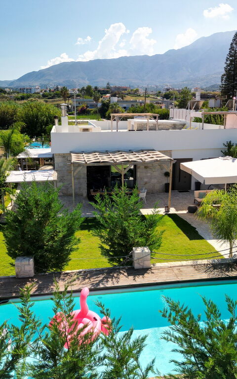 Villa Olympia: Garden, Pool, Scenic View