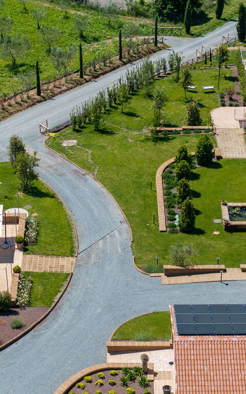 Tenuta Poggio Guiano: Pool, Scenic View