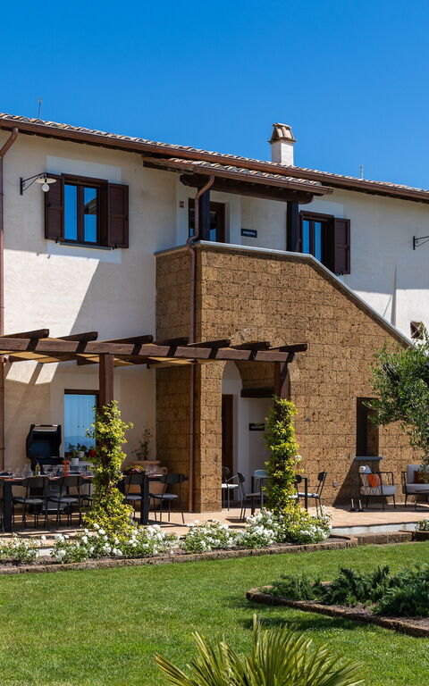 Tenuta Poggio Guiano: Building Exterior, Garden, Outdoor