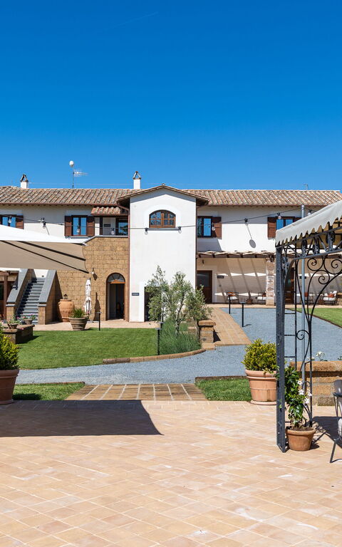 Tenuta Poggio Guiano: Balcony / Terrace / Patio, Building Exterior, Outdoor
