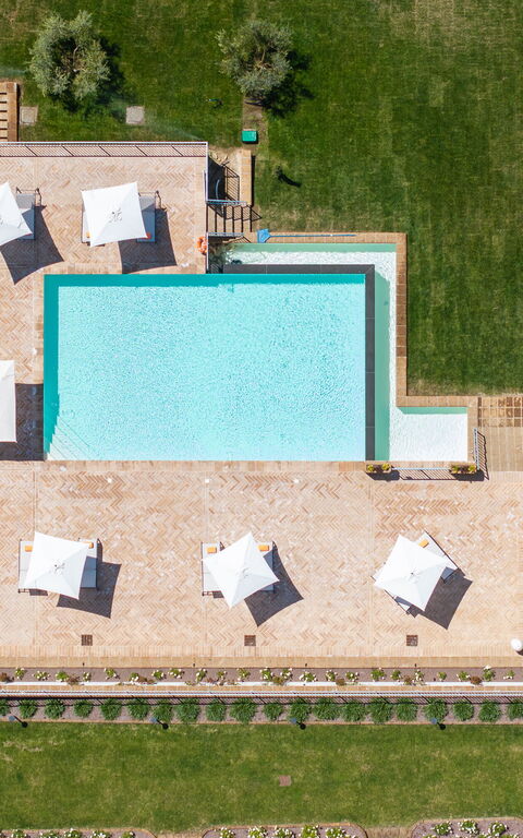 Tenuta Poggio Guiano: Pool, Scenic View