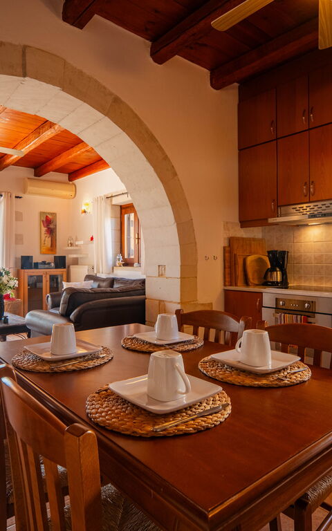 Villa Pi: Dining Room, Kitchen