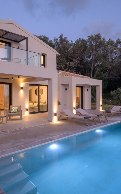 Villa Elais: Outdoor, Pool