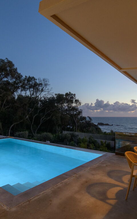 Villa Elais: Outdoor, Pool