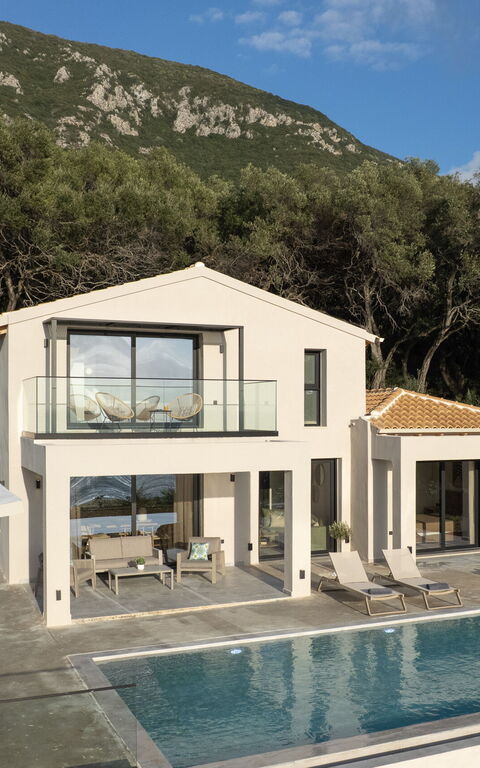 Villa Elais: Outdoor, Pool