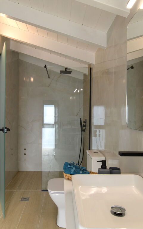 Villa Elais: Bathroom