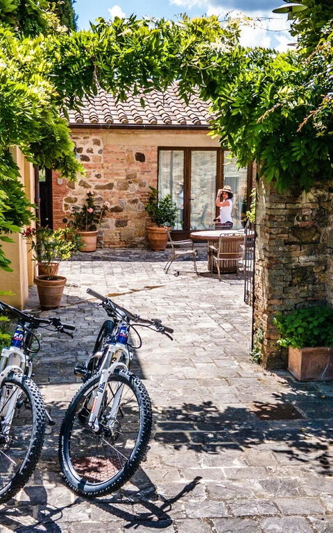 Podere i Prati: Balcony / Terrace / Patio, Building Exterior, Outdoor
