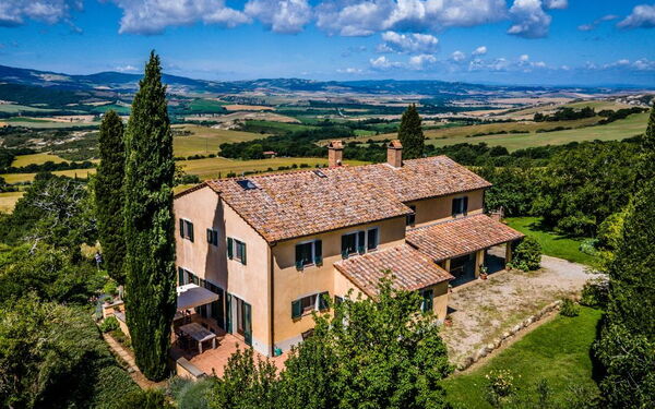 Podere i Prati: Building Exterior, Outdoor, Scenic View