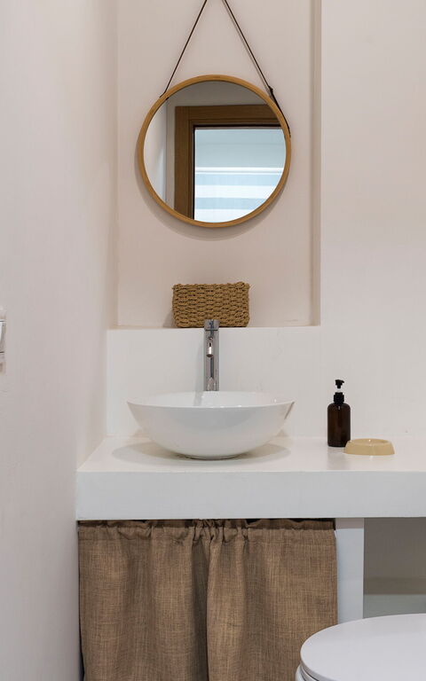Casita: Bathroom