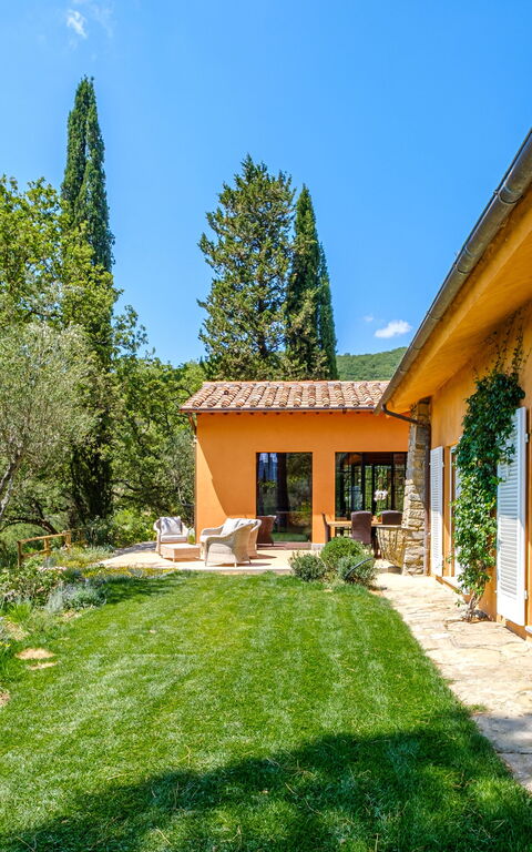 Villa Roseto: Building Exterior, Garden, Outdoor