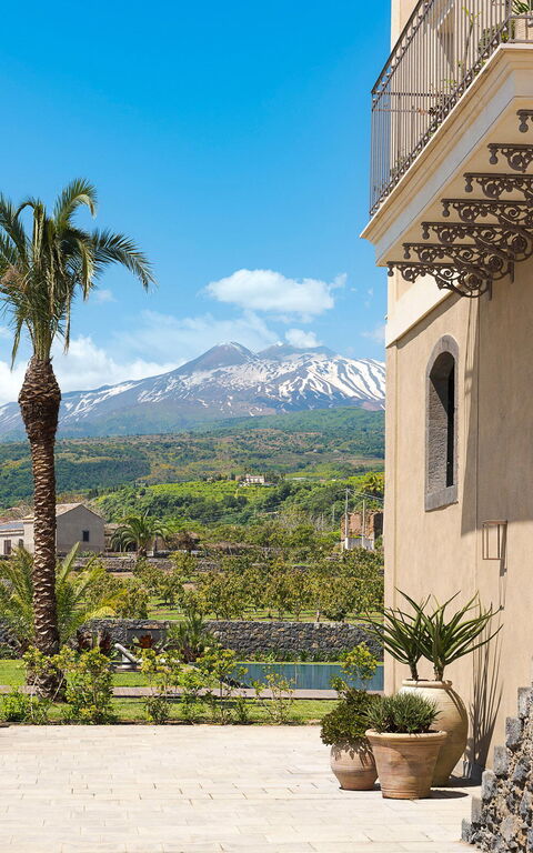 Fiumè: Building Exterior, Outdoor