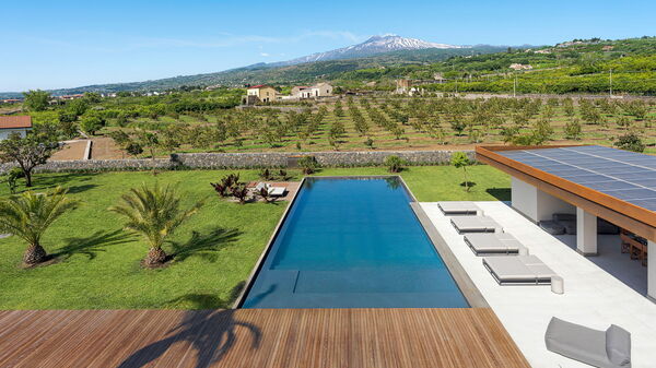 Fiumè: Building Exterior, Outdoor, Pool