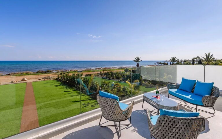 Serenity Seafront Villa: Balcony / Terrace / Patio, Building Exterior, Garden, Outdoor