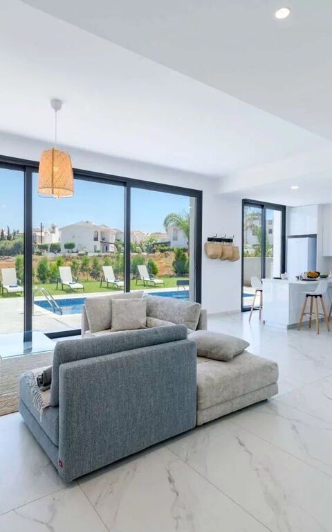 By the Beach - White Coral Villa: Living Room