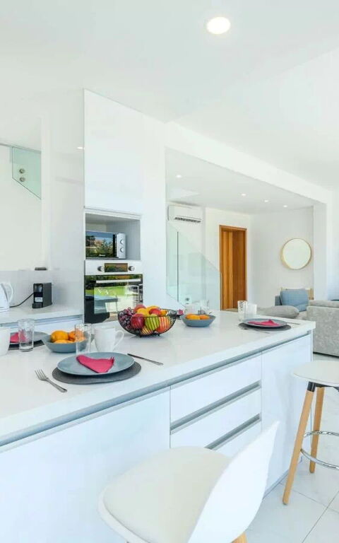 By the Beach - White Coral Villa: Kitchen