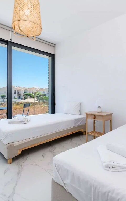 By the Beach - White Coral Villa: Bedroom