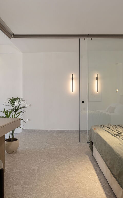 Ares Luxurious Residence: Bedroom