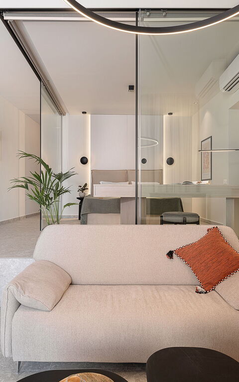 Ares Luxurious Residence: Living Room