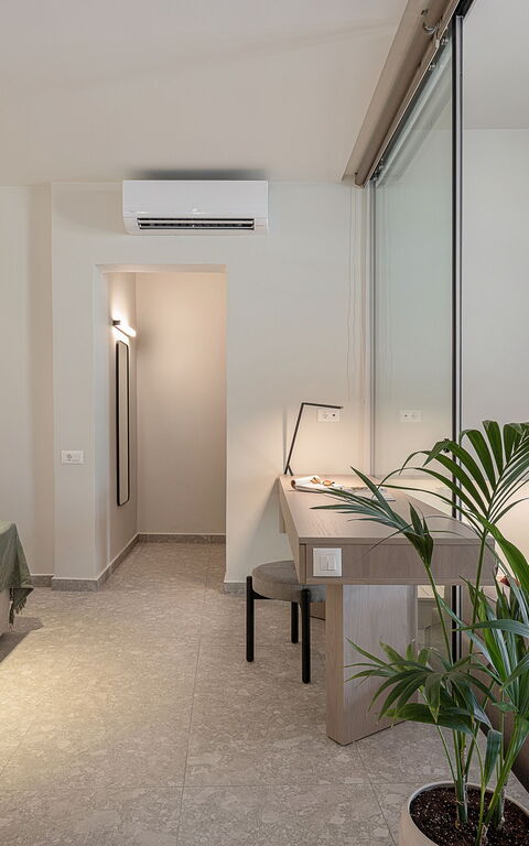 Ares Luxurious Residence: Bedroom