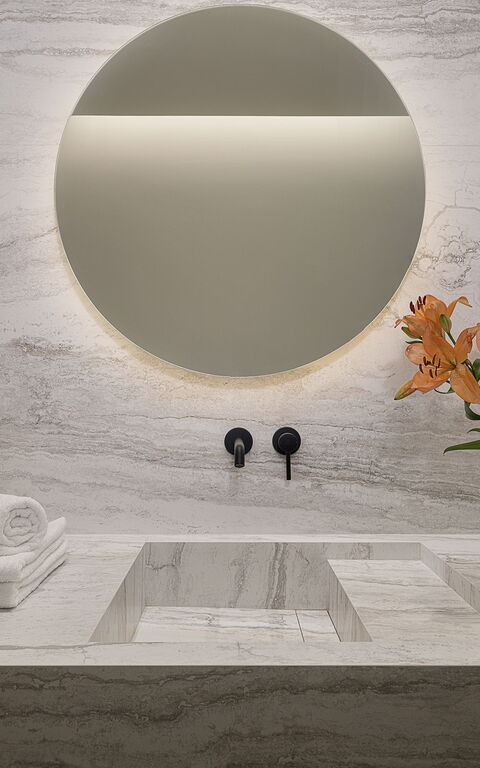 Ares Luxurious Residence: Bathroom