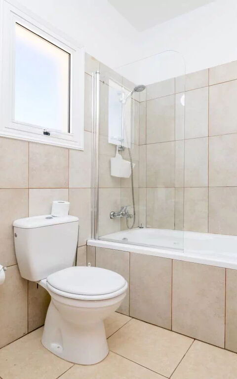 Ayia Triada Beach Gardens: Bathroom