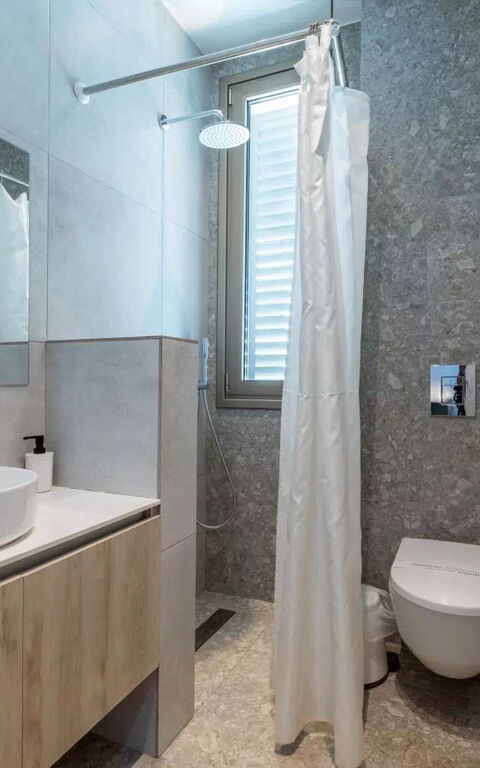 Azure Seaview - Ruby Villa: Bathroom
