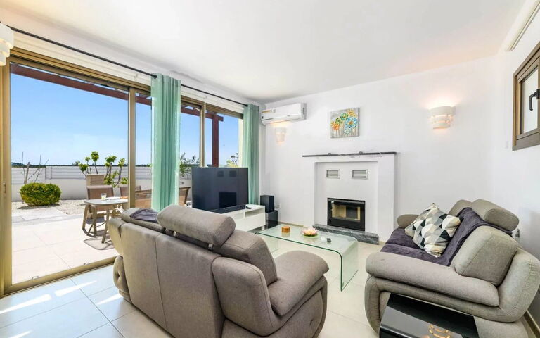 Kymma Seaview #24: Living Room