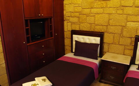 Accommodation Suite Price Elias