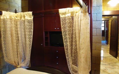 Accommodation Suite Price Elias