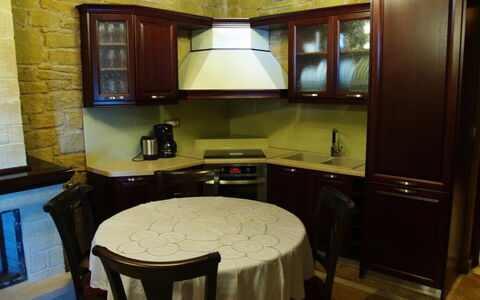 Accommodation Suite Queen Angela