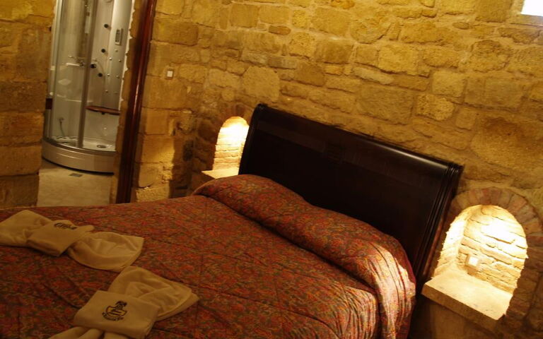 Accommodation Suite Princess Eleftheria: Bedroom