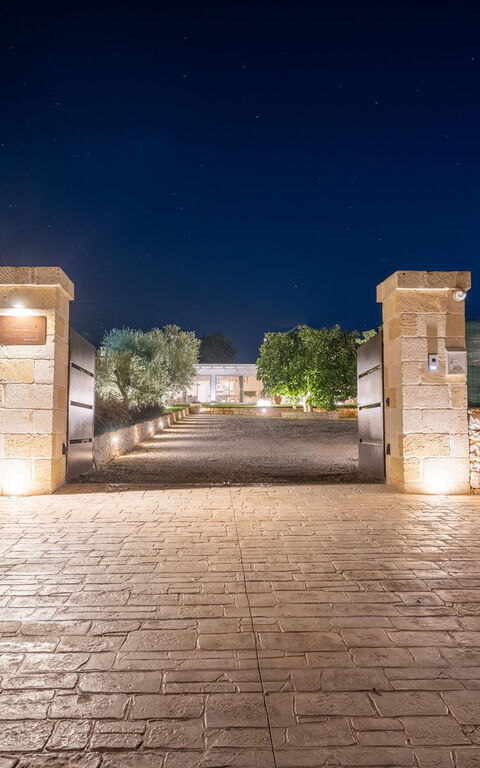 Villa Calanthia: Main Entrance
